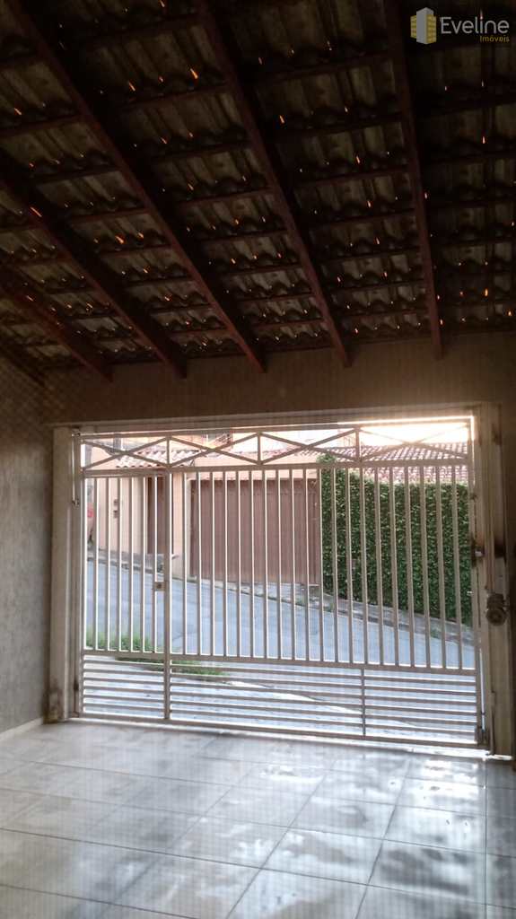 Sobrado em Mogi das Cruzes, no bairro Vila Suissa