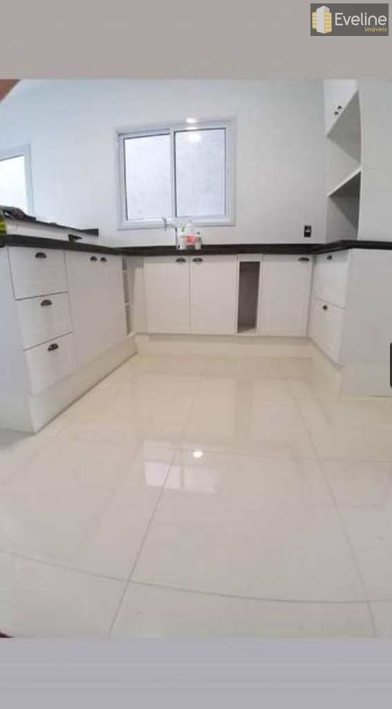 Sobrado em Mogi das Cruzes, no bairro Vila Suissa