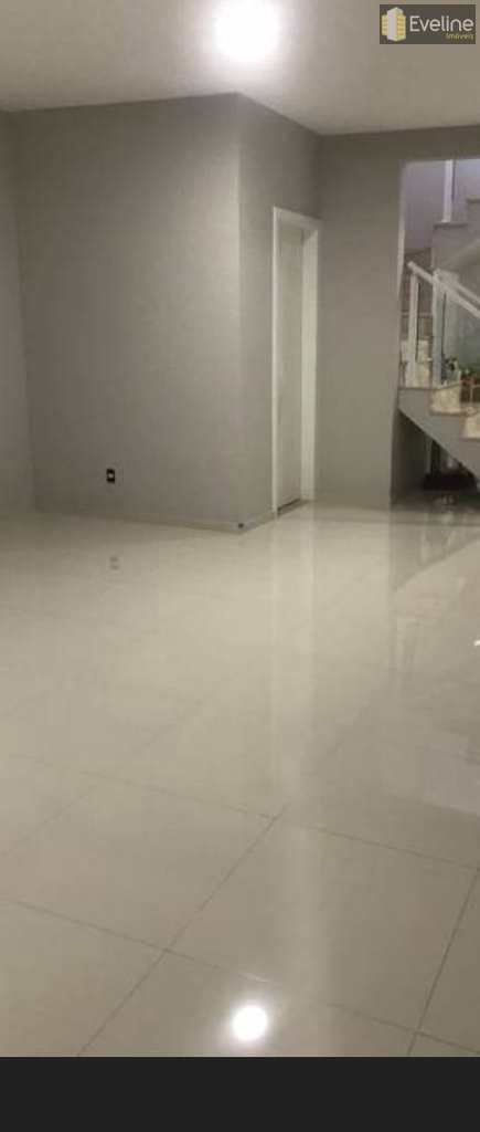 Sobrado em Mogi das Cruzes, no bairro Vila Suissa