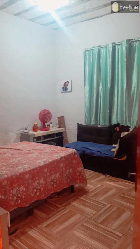 Casa em Mogi das Cruzes, no bairro Biritiba Ussu