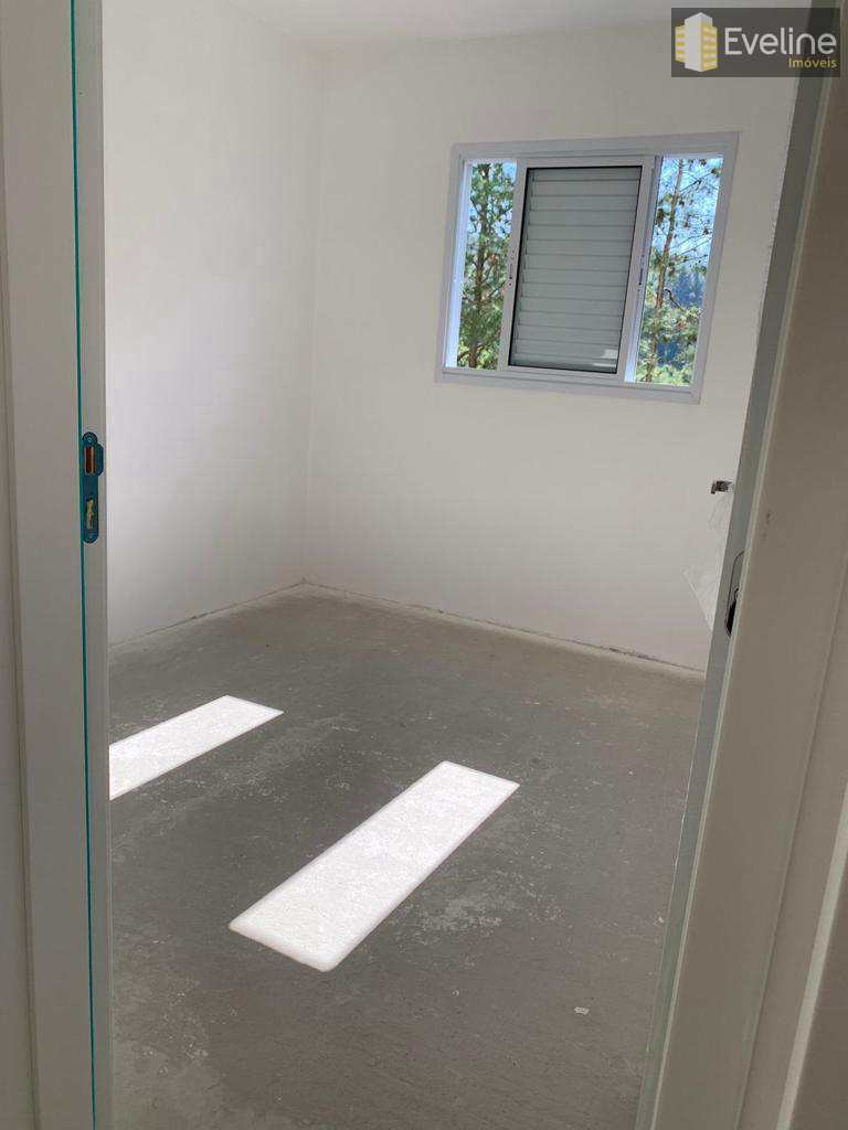 Apartamento em Mogi das Cruzes, no bairro Botujuru