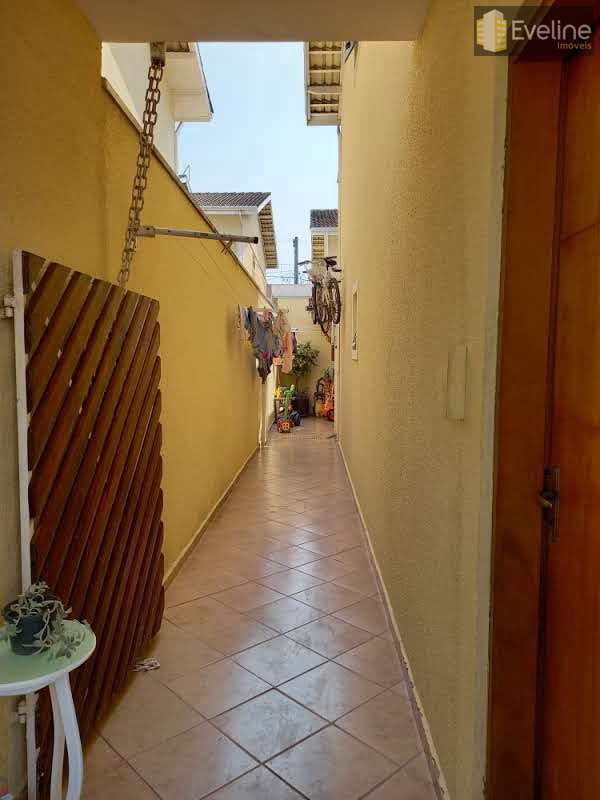 Casa em Mogi das Cruzes, no bairro Vila Caputera