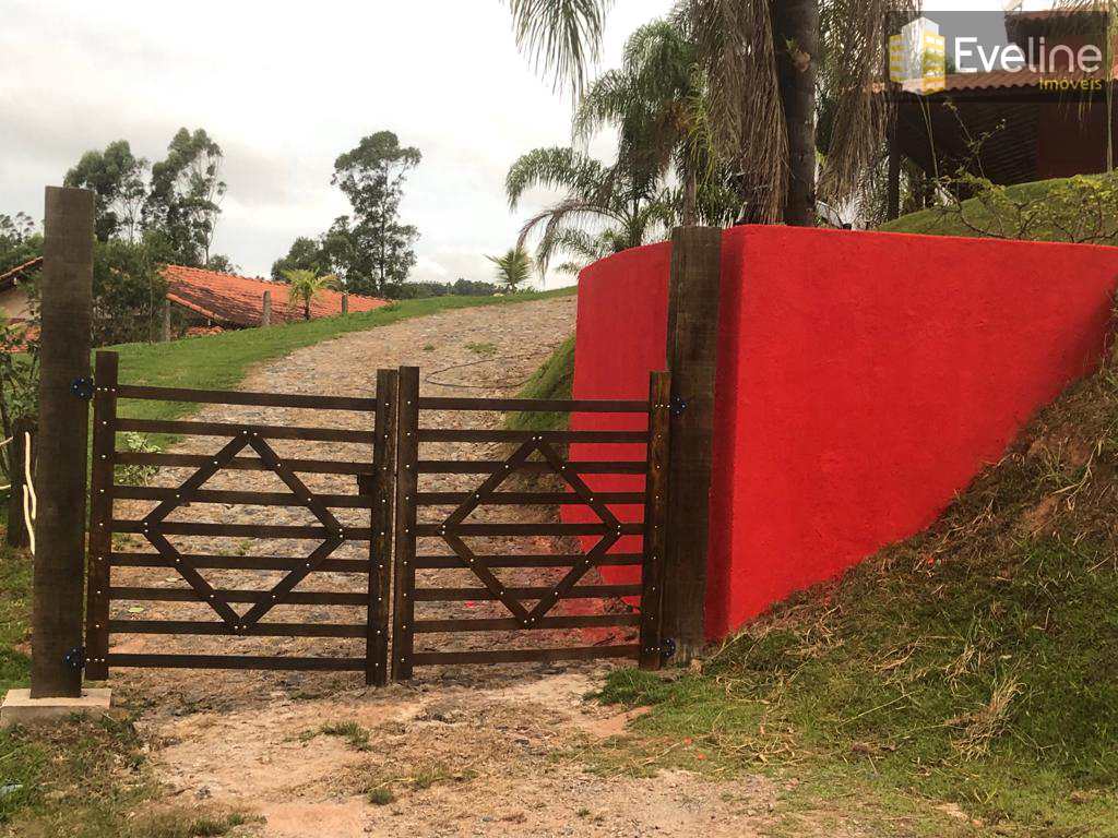Chácara em Guararema, no bairro Luiz Carlos