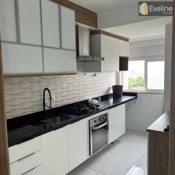Apartamento em Mogi das Cruzes, bairro Vila Mogilar