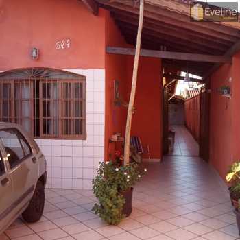 Casa em Praia Grande, bairro Vilamar