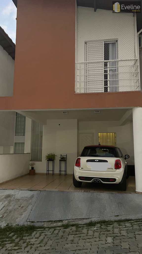 Casa de Condomínio em Mogi das Cruzes, no bairro Vila Oliveira