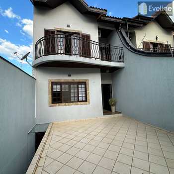 Sobrado em Mogi das Cruzes, bairro Vila Nova Socorro