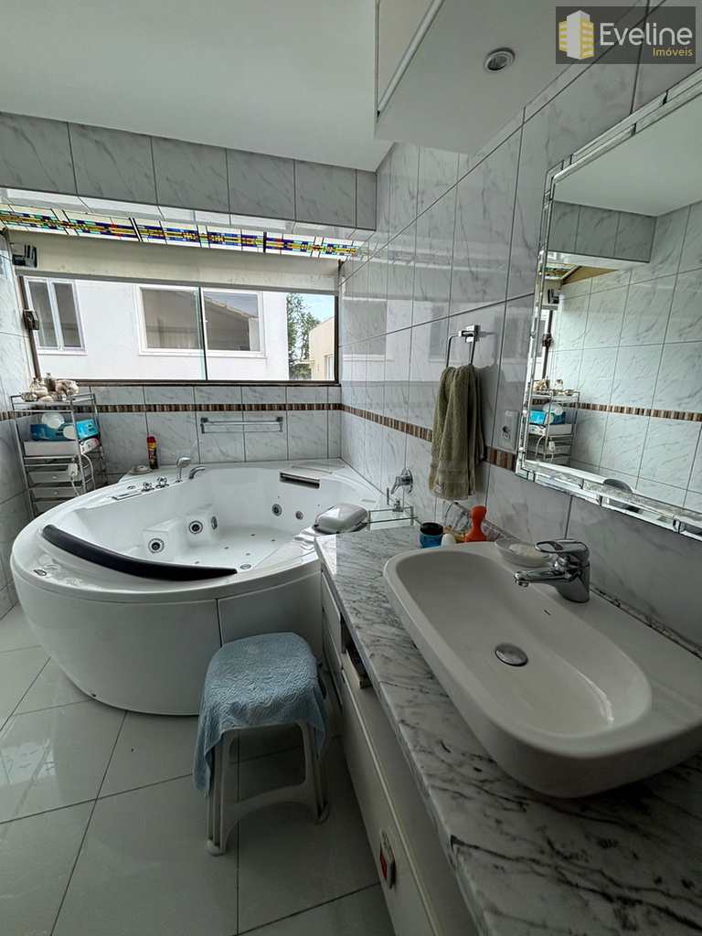 Casa de Condomínio em Mogi das Cruzes, no bairro Vila Oliveira