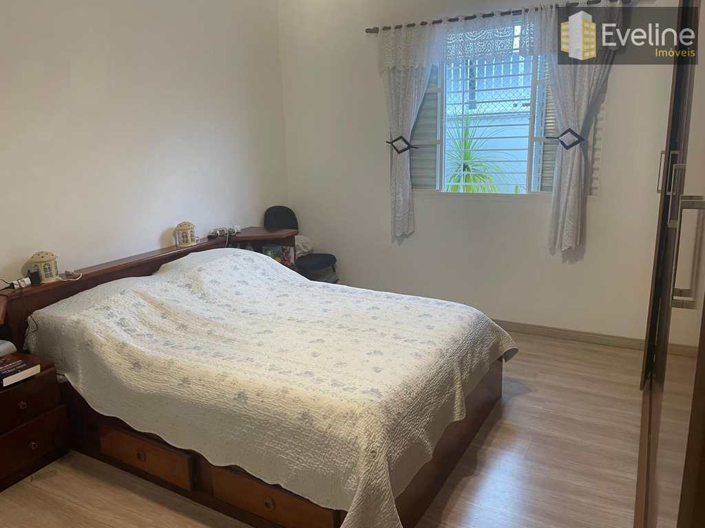 Casa em Mogi das Cruzes, no bairro Vila Oliveira