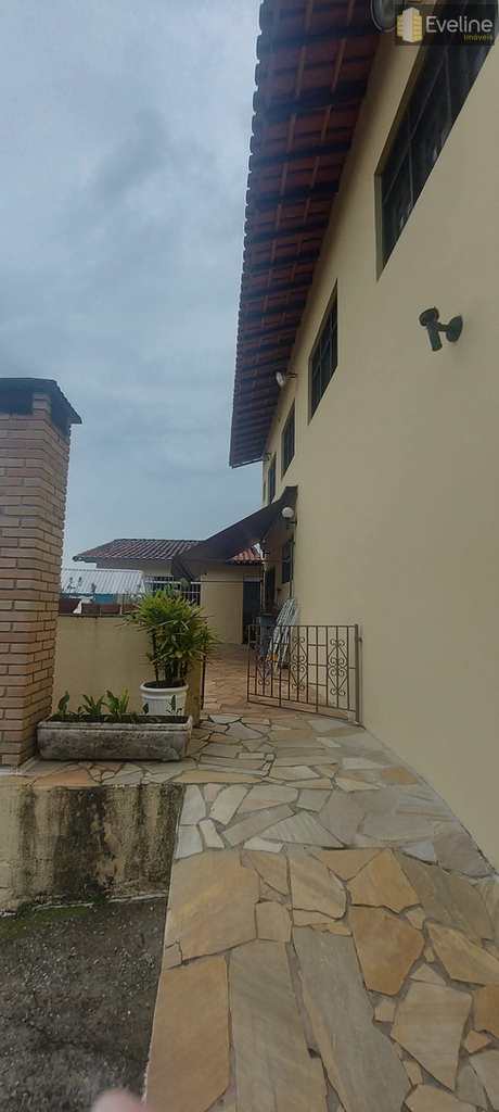 Casa em Mogi das Cruzes, no bairro Vila Suissa