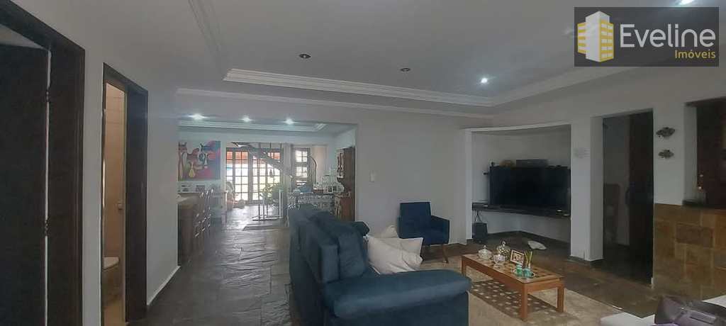 Casa em Mogi das Cruzes, no bairro Vila Suissa