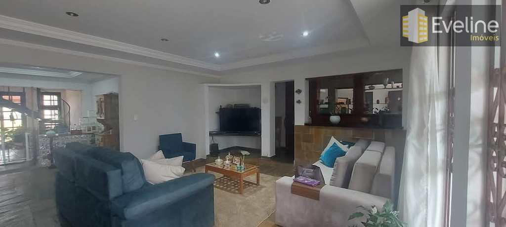 Casa em Mogi das Cruzes, no bairro Vila Suissa