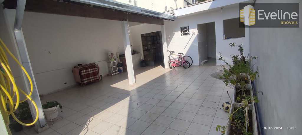 Casa em Mogi das Cruzes, no bairro Vila Oliveira