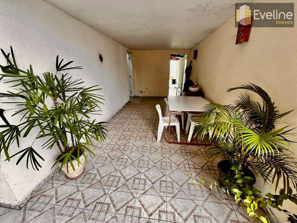 Casa em Mogi das Cruzes, no bairro Vila Oliveira
