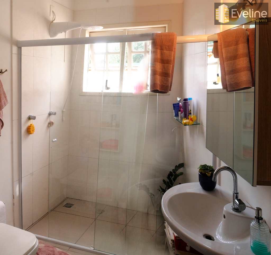 Casa em Mogi das Cruzes, no bairro Vila Oliveira