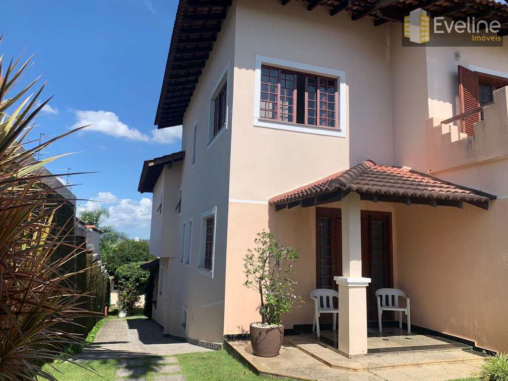 Casa em Mogi das Cruzes, no bairro Vila Suissa