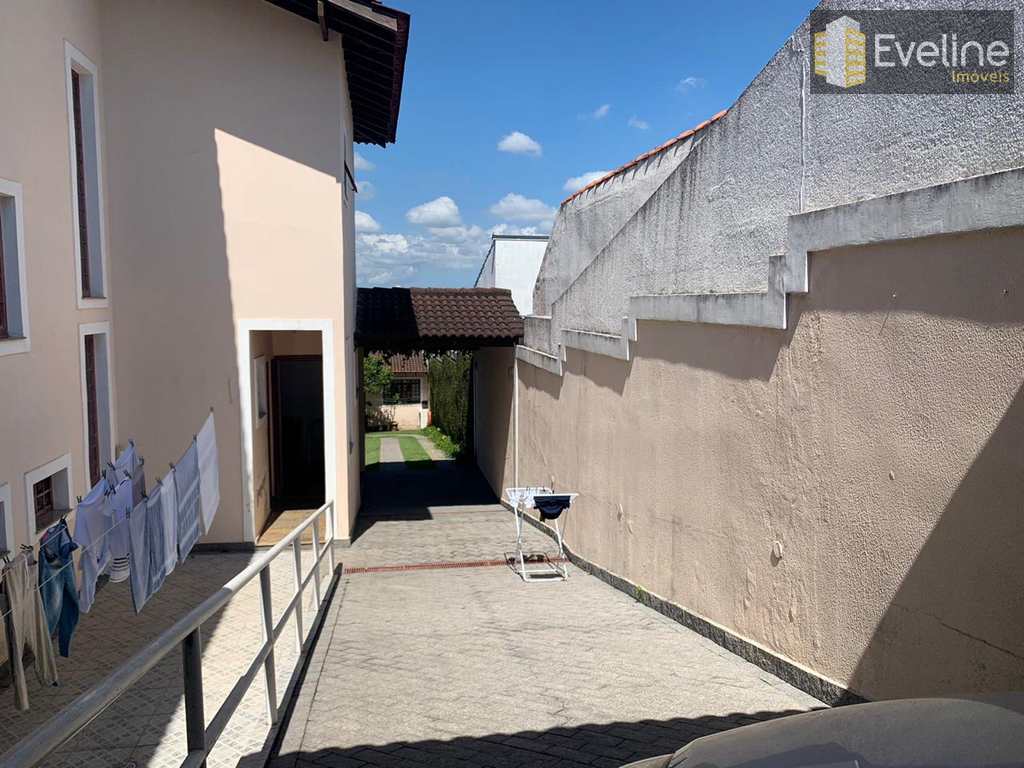 Casa em Mogi das Cruzes, no bairro Vila Suissa