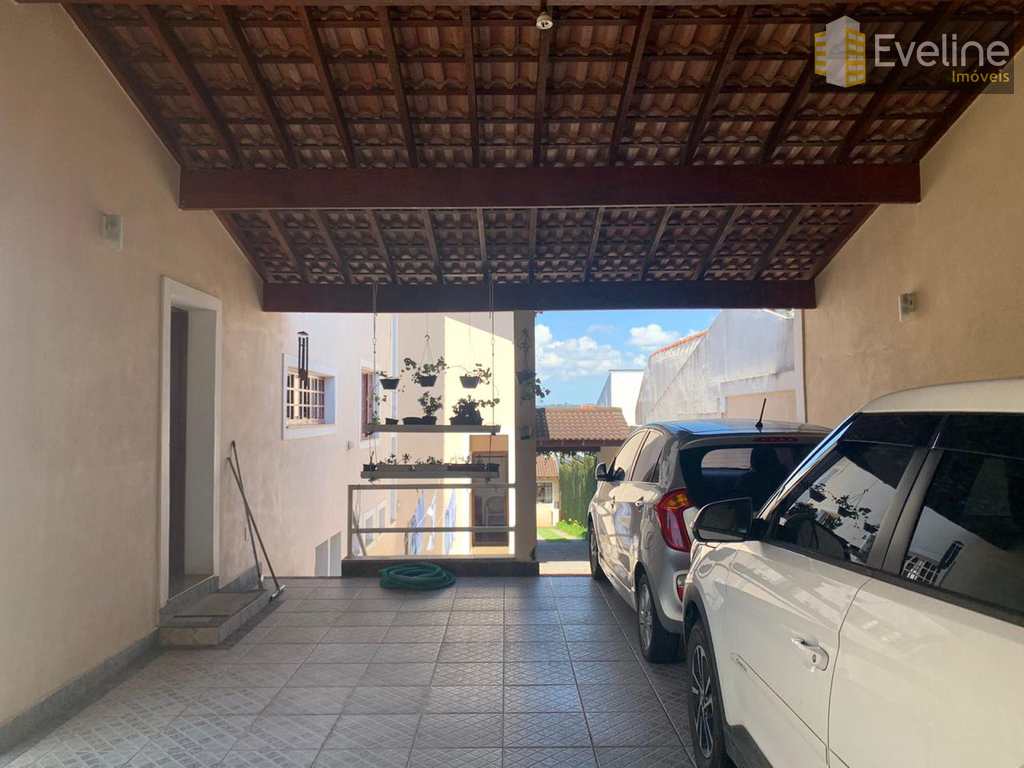 Casa em Mogi das Cruzes, no bairro Vila Suissa