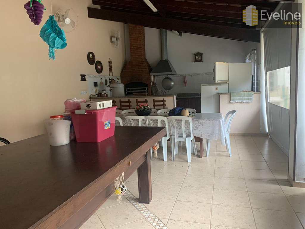 Casa em Mogi das Cruzes, no bairro Vila Suissa