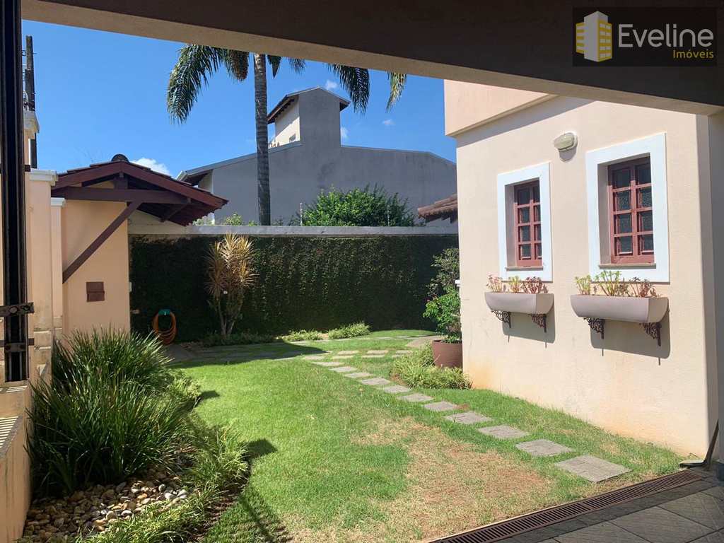 Casa em Mogi das Cruzes, no bairro Vila Suissa