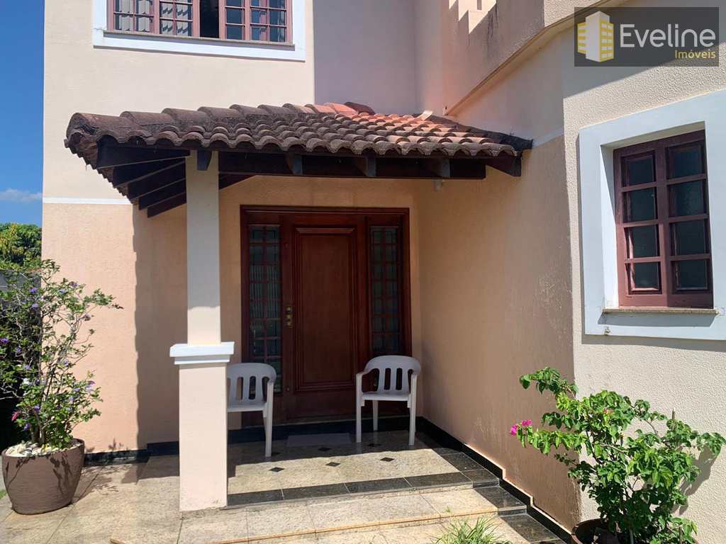 Casa em Mogi das Cruzes, no bairro Vila Suissa