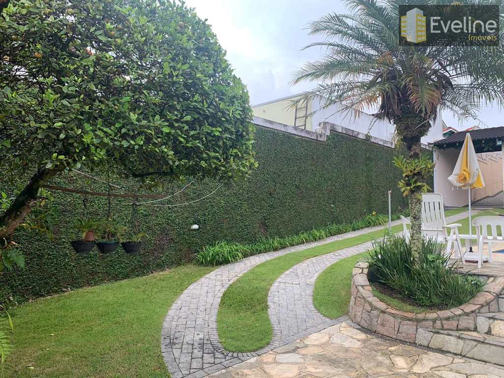 Casa em Mogi das Cruzes, no bairro Vila Suissa