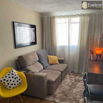 Apartamento em Mogi das Cruzes, bairro Vila Mogilar