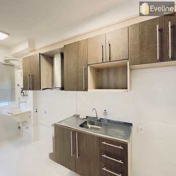 Apartamento em Mogi das Cruzes, bairro Vila Mogilar