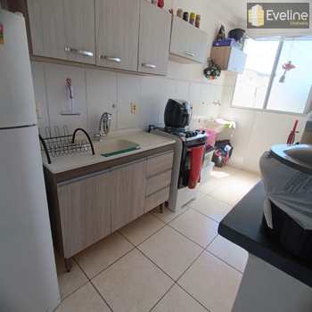 Apartamento em Mogi das Cruzes, bairro Vila Mogilar