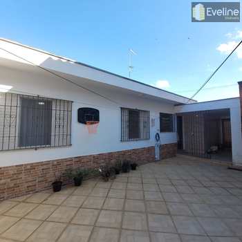 Casa em Mogi das Cruzes, bairro Vila Oliveira