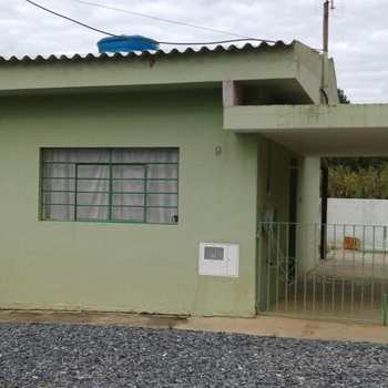 Casa em Piedade, bairro Centro