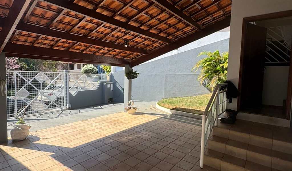 Casa em Piedade, bairro Guatambu