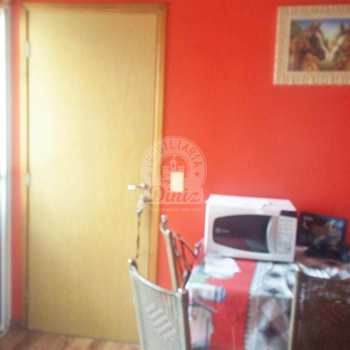 Apartamento em Cotia, bairro Jardim Ísis