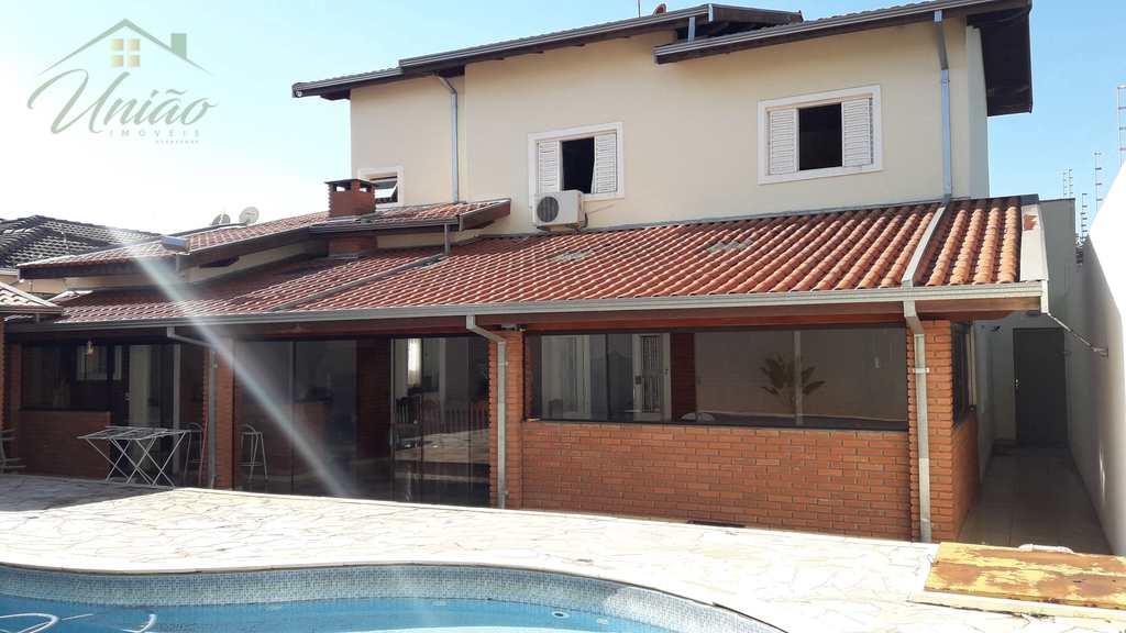 Casa em Avaré, no bairro Residencial Village
