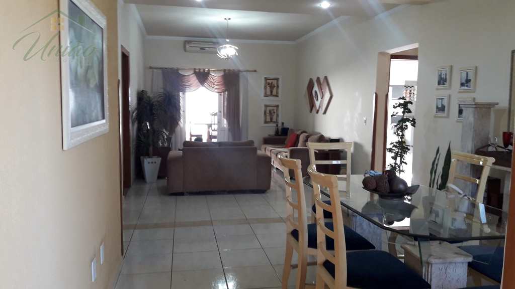 Casa em Avaré, no bairro Residencial Village