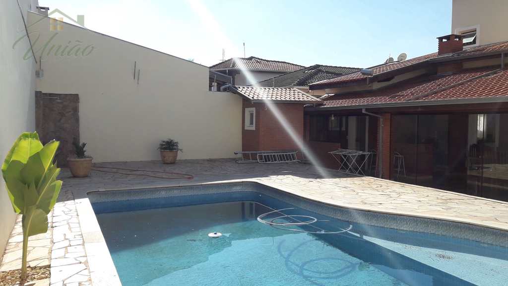 Casa em Avaré, no bairro Residencial Village