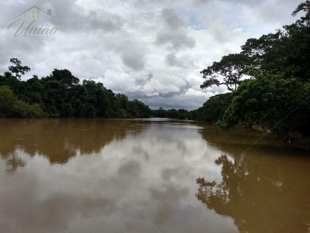 Fazenda em Cassilândia, no bairro Area Rural