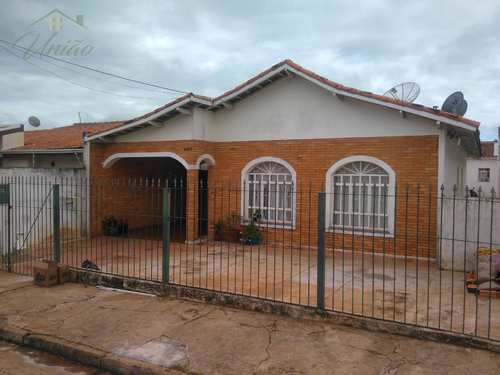 Casa, código 585 em Avaré, bairro Braz II