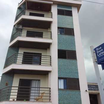 Apartamento em Pouso Alegre, bairro Centro