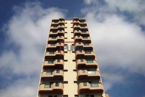 Apartamento, código 4 em Piracicaba, bairro Centro