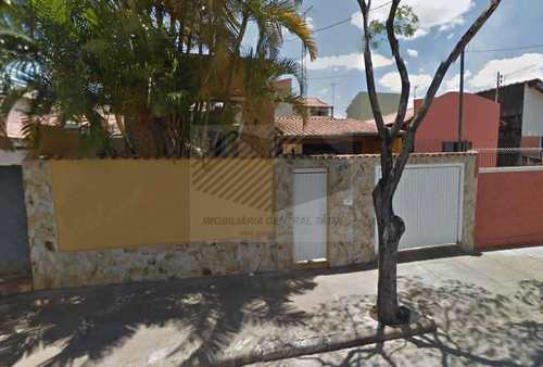 Casa, código 348 em Tatuí, bairro Centro