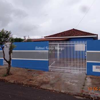 Casa em Piacatu, bairro Centro