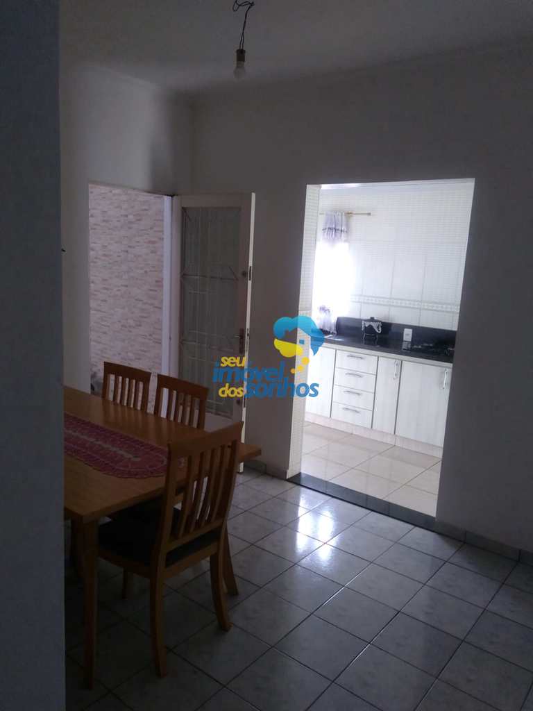 Casa em Bragança Paulista, no bairro Jardim Iguatemi