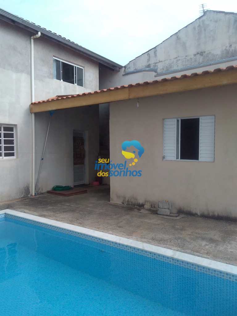 Casa em Bragança Paulista, no bairro Jardim Iguatemi