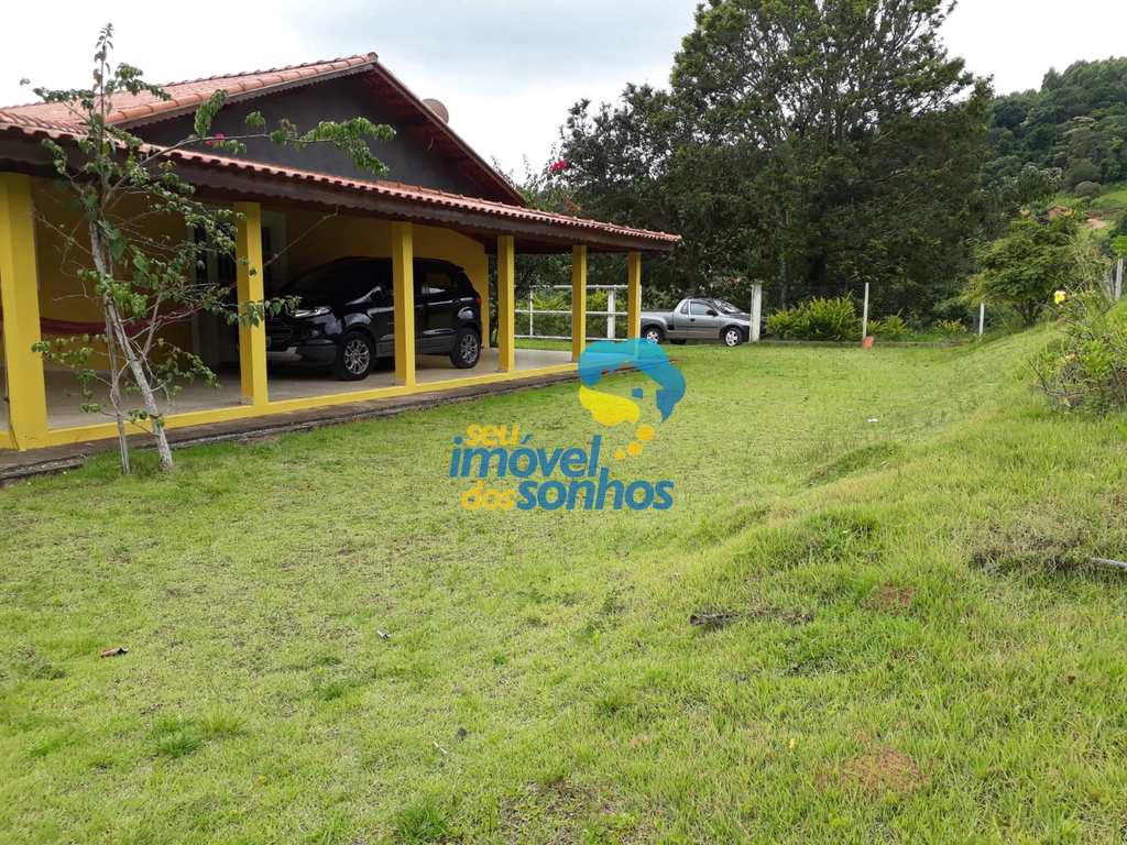 Sítio em Pedra Bela, no bairro Centro