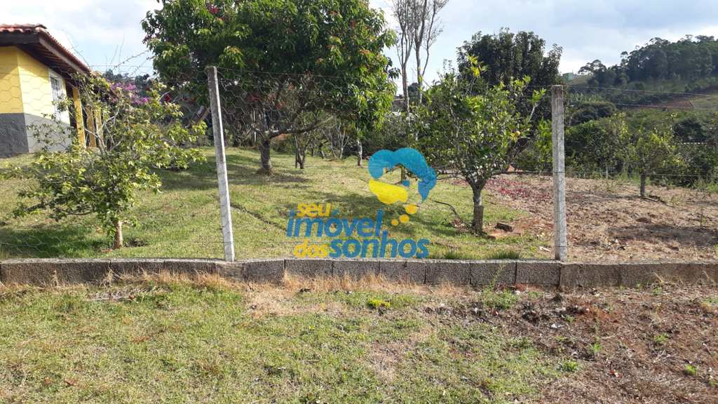 Sítio em Pedra Bela, no bairro Centro