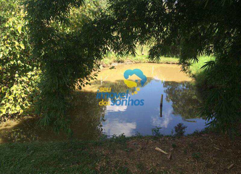 Sítio em Pedra Bela, no bairro Centro
