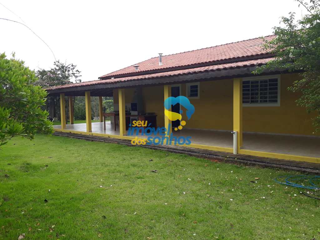 Sítio em Pedra Bela, no bairro Centro