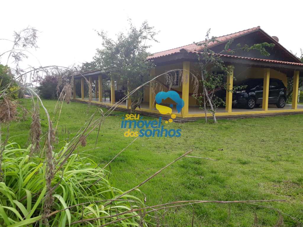 Sítio em Pedra Bela, no bairro Centro