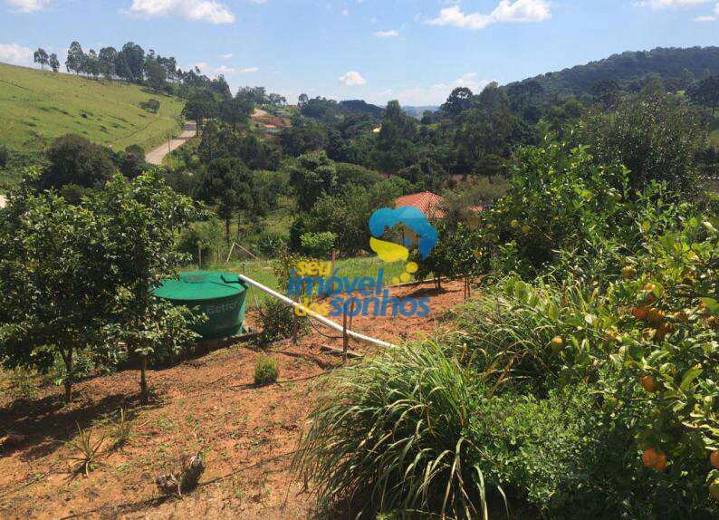Sítio em Pedra Bela, no bairro Centro